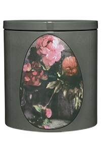 الشمعة الفاخرة Peony & Blush Suede بإصدار تصميمي